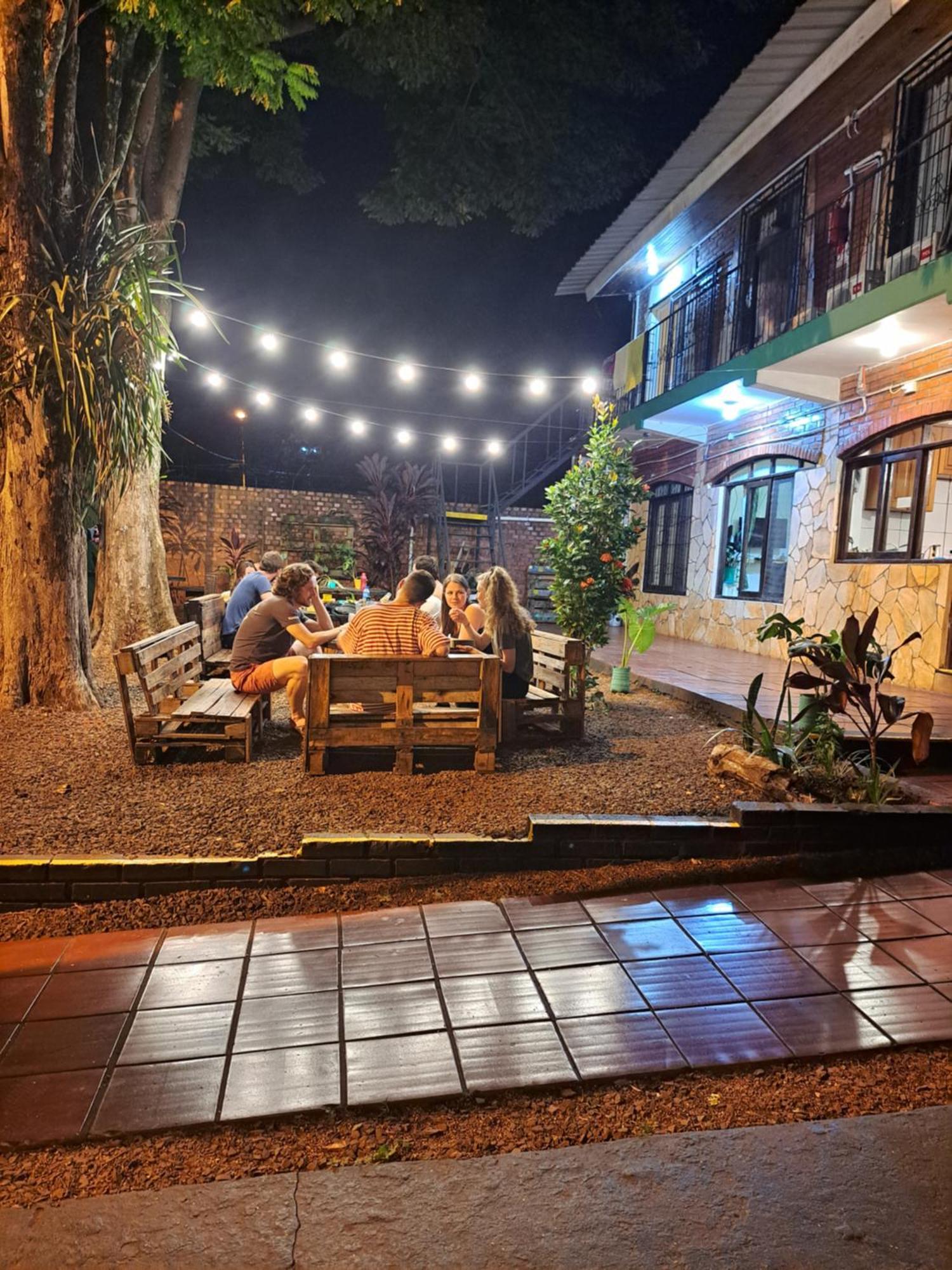 Benteveo Hostel Iguazu Пуерто Игуасу Екстериор снимка