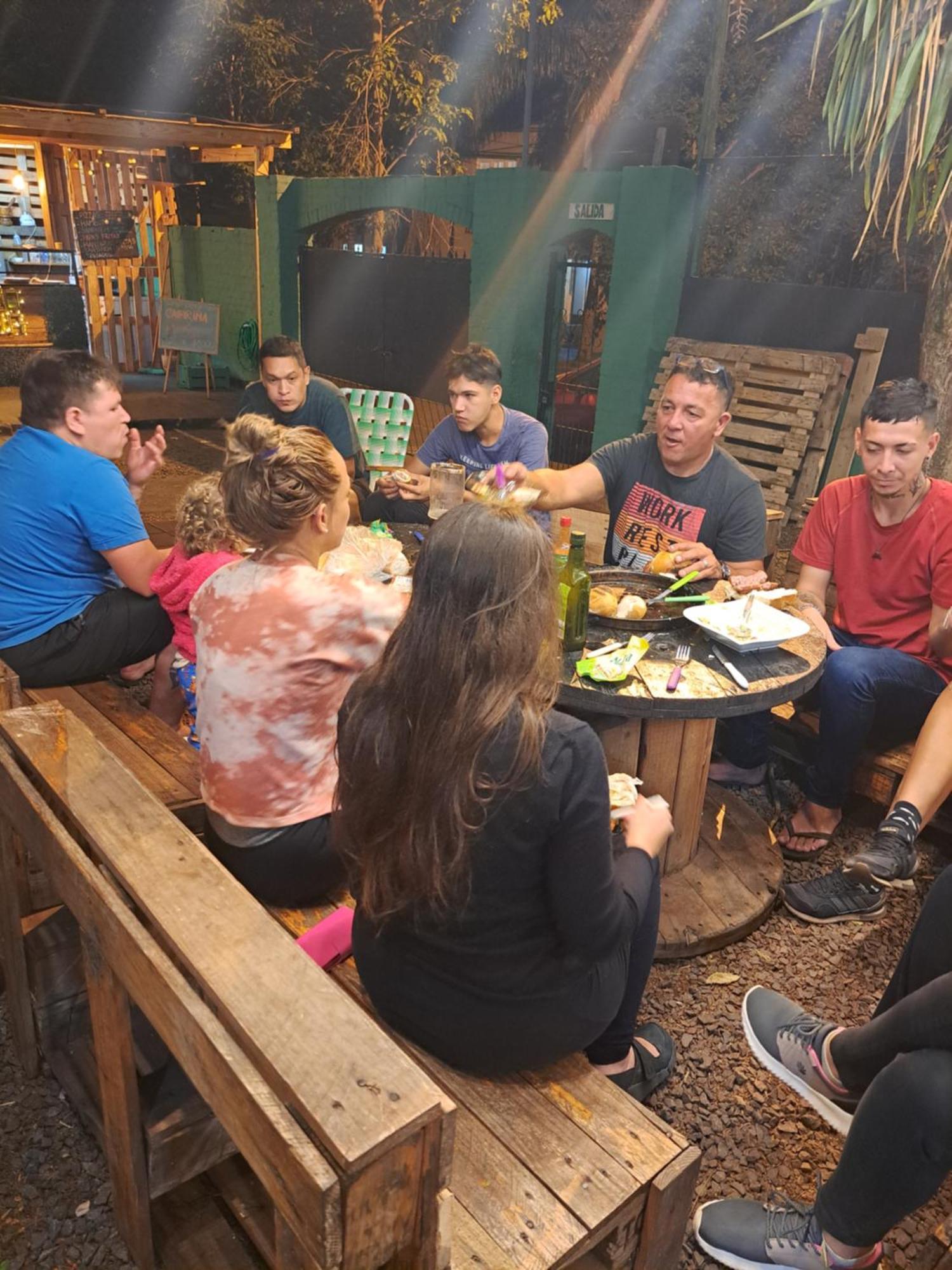 Benteveo Hostel Iguazu Пуерто Игуасу Екстериор снимка